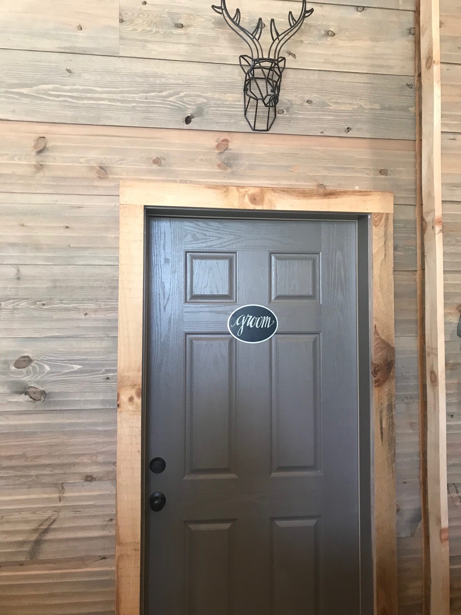 grooms room.jpg