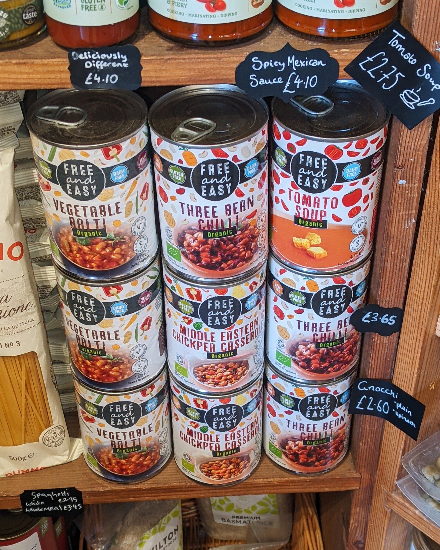 Spotted in @village_larder!

A fantastic selection of ready meals, kept in good company with a classic tomato soup 🍅