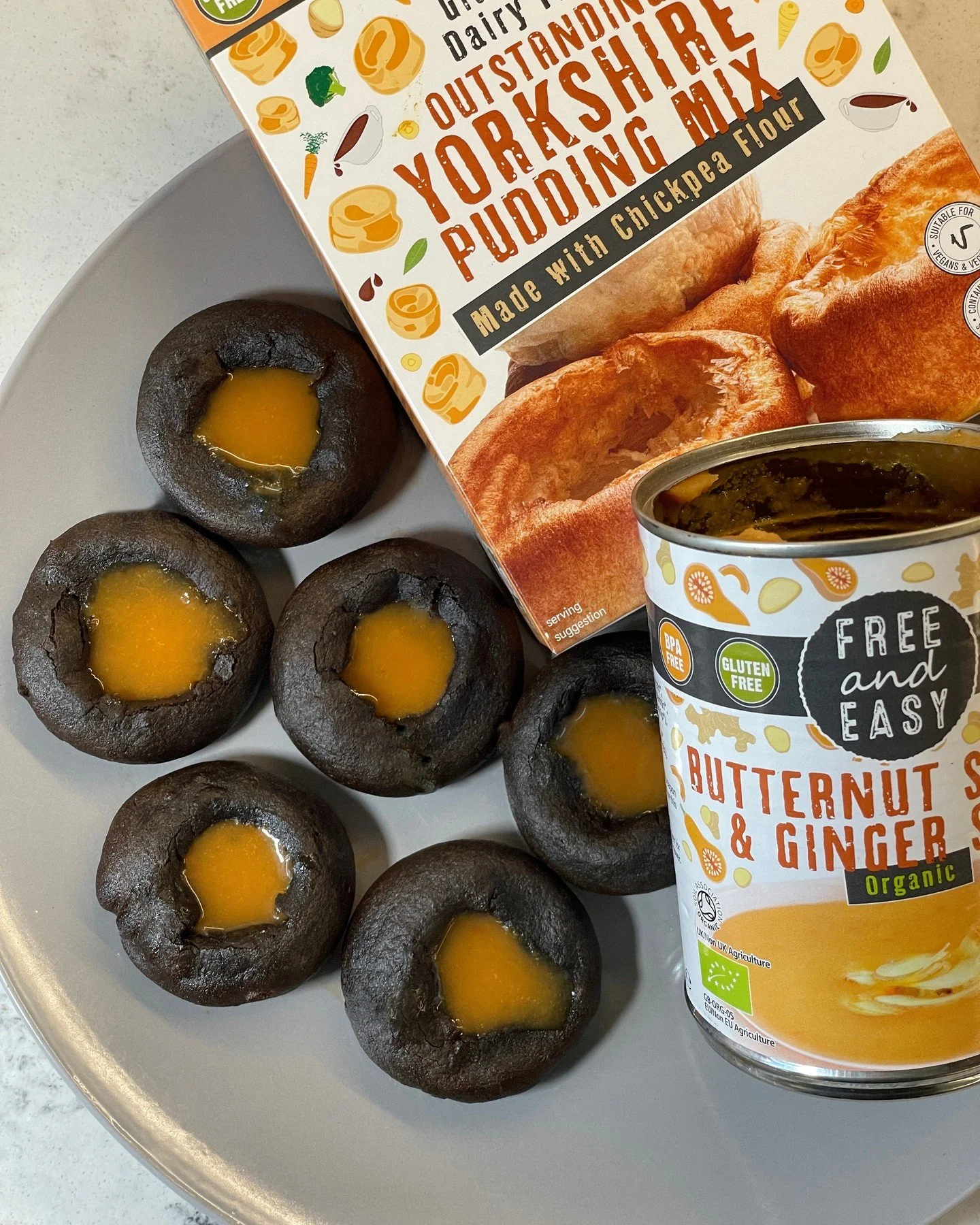Yorkshire pudding witches cauldrons 🧙‍♀️🔮
Mixed with a bit of black food colouring, our yorkshrie pudding mix turns into the perfect cauldrons for holding all of your soups!
Easy to make, and a great addition to any of your meals over the Hal