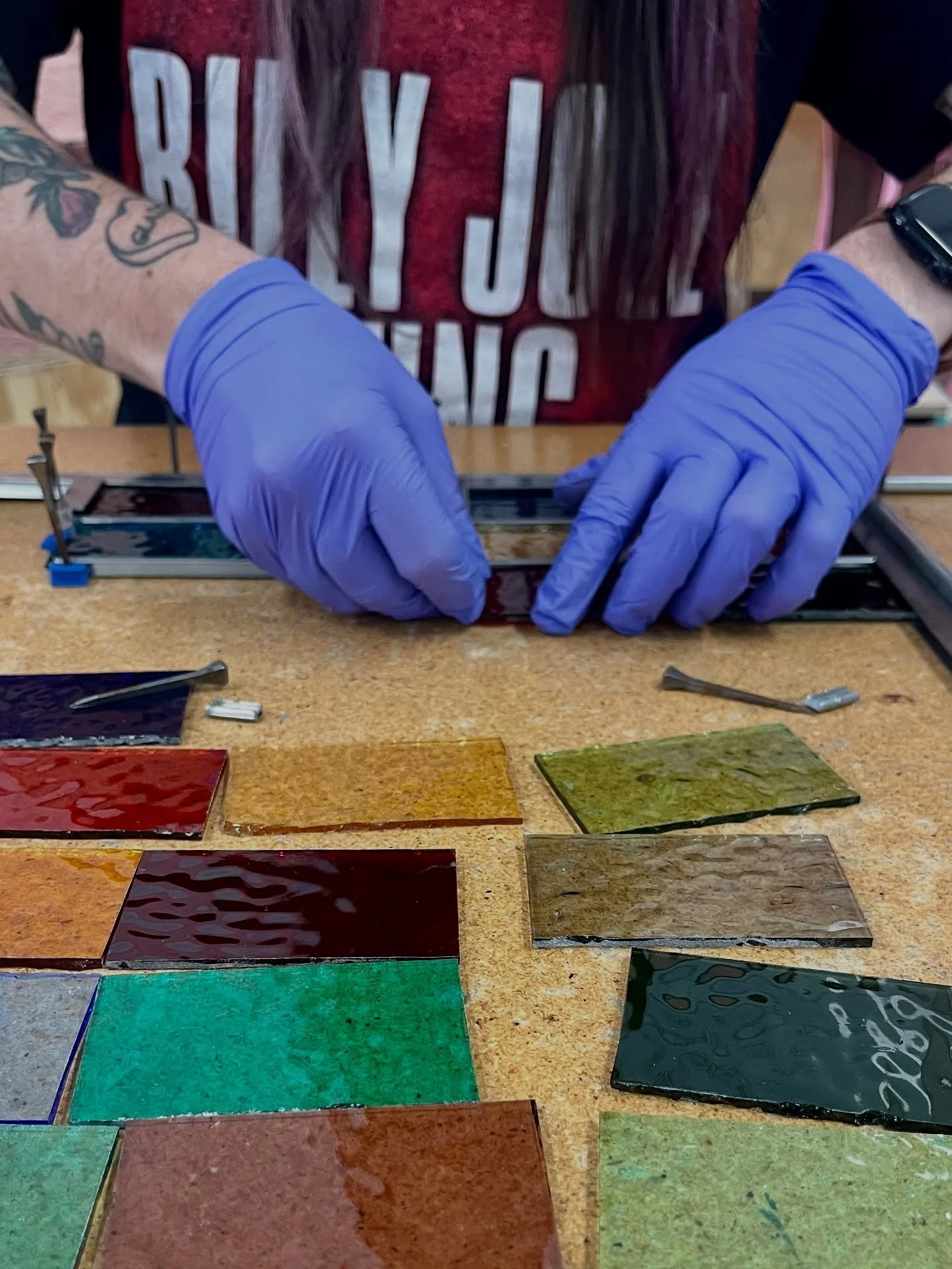 I’m building a panel to show off all the @wissmach_glass English Muffle samples for @atlglassworks and it’s reminding me of the door @krissen__ and I collaborated on almost exactly a year ago. 
#stainedglassartist #leadedglass #atlantast