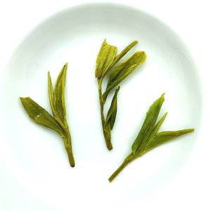 West Lake Dragonwell Grade A Chinese Spring Green Tea from Xi Hu — Trident  Booksellers & Cafe