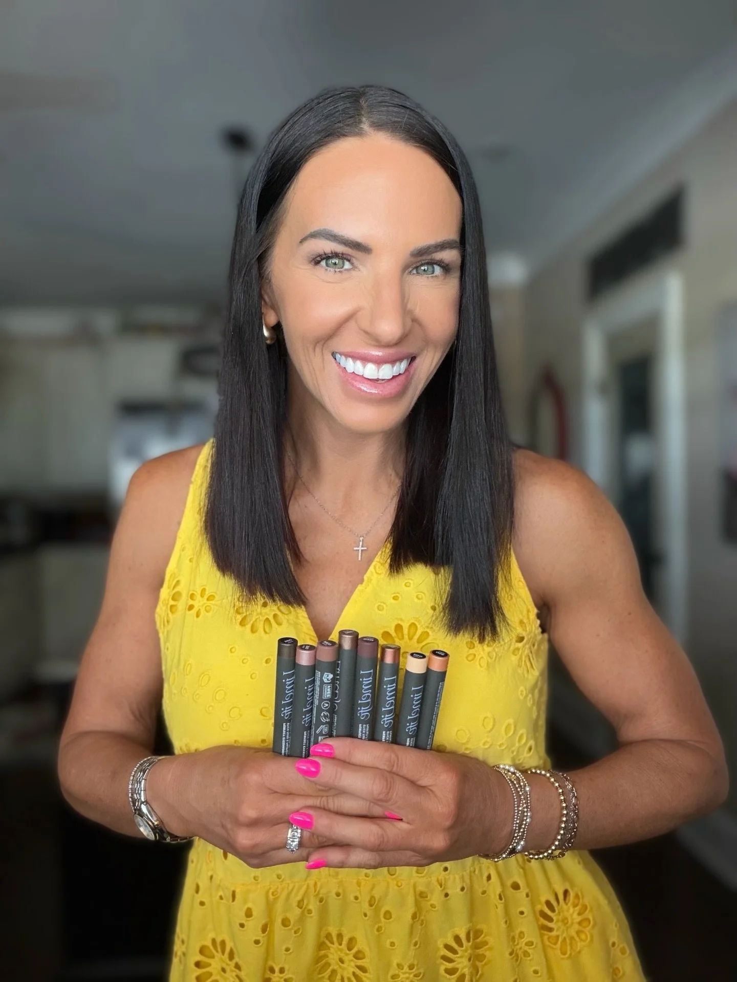 Okay&hellip;I&rsquo;m officially obsessed.👏🏻

These will be my new go-to for sure. Creamy, blendable, and you can literally swipe + go or build them up for more drama. No fallout, no fuss&mdash;just pretty, everyday eyes in minutes.

✨Matte + shimm