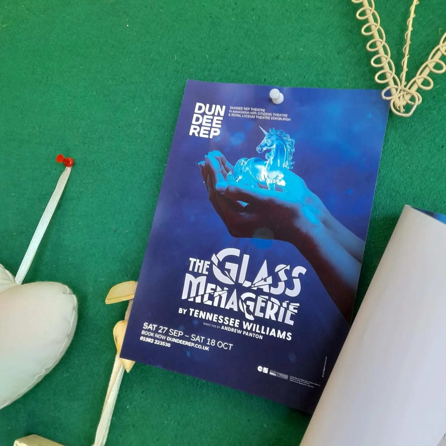 Check out @dundeerep ‘The Glass Menagerie’ 🧊🦄
Our team has been distributing their leaflet recently! Don’t miss out on this new production of Tennessee Williams ‘The Glass Menagerie’ - on till the 8th November ⭐️