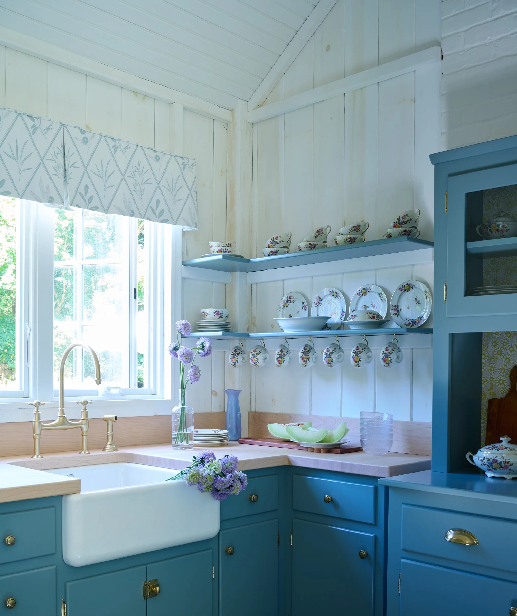 C Kramer Interiors_Old Black Point CT_29_503.jpg