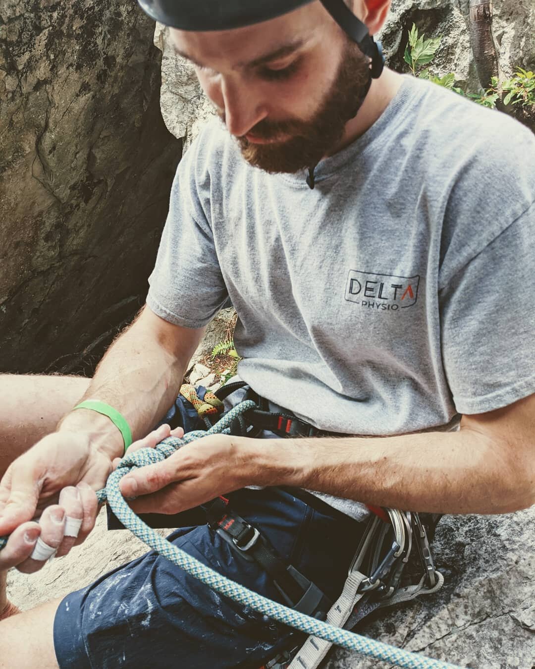 Anyone else have a pre-climb routine?

Tying a stopper knot after tying a double figure 8, then lacing up tight is now just a habit before climbing, but it helps me focus 😎

Share yours below ⤵️

📷 @castano.juli
@deltaphysio_climb
#climbing_photos_