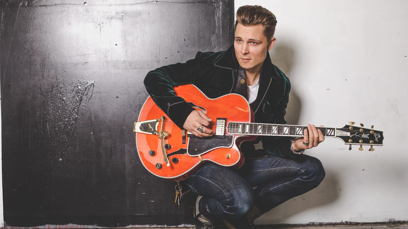 frankie_ballard_1366x768.jpg