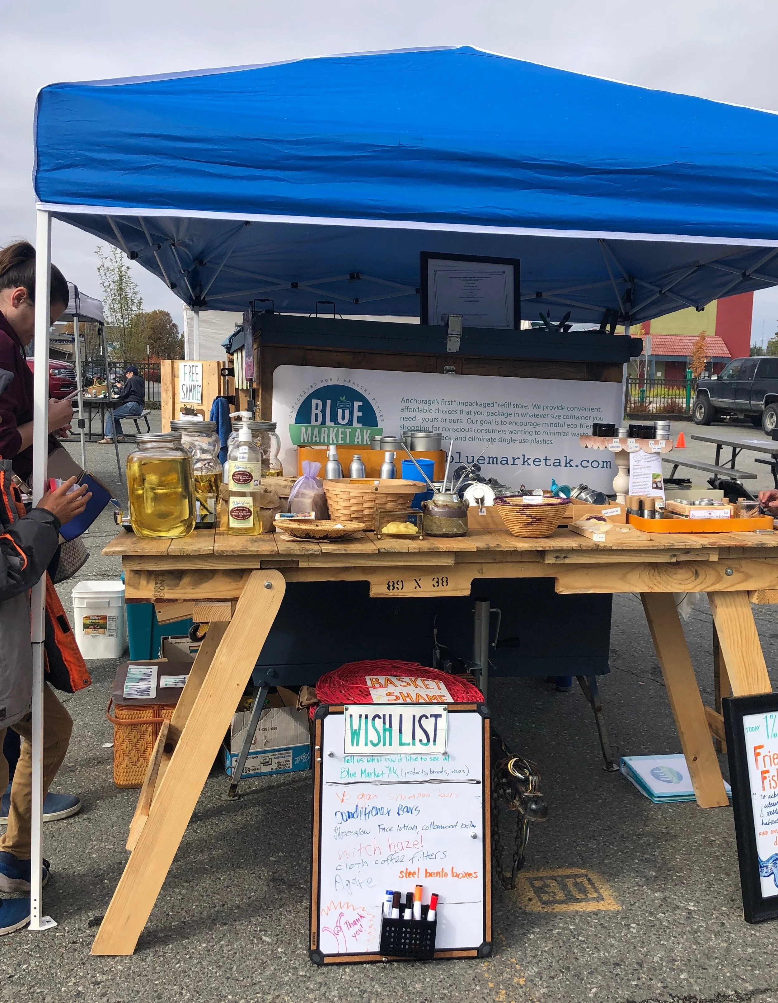 The Little Blue Market Cart at the Spenard Farmers Market. (Photo by Sam Davenport