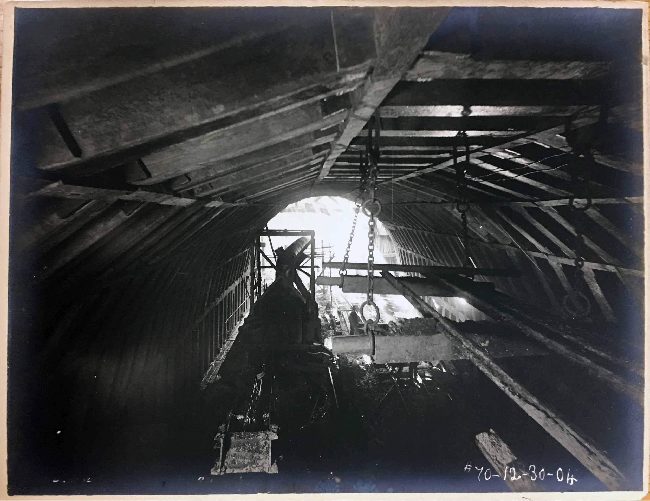 Interior view of the First Street Tunnel. Photo: Library of Congress Prints and Photographs Division/Public Domain