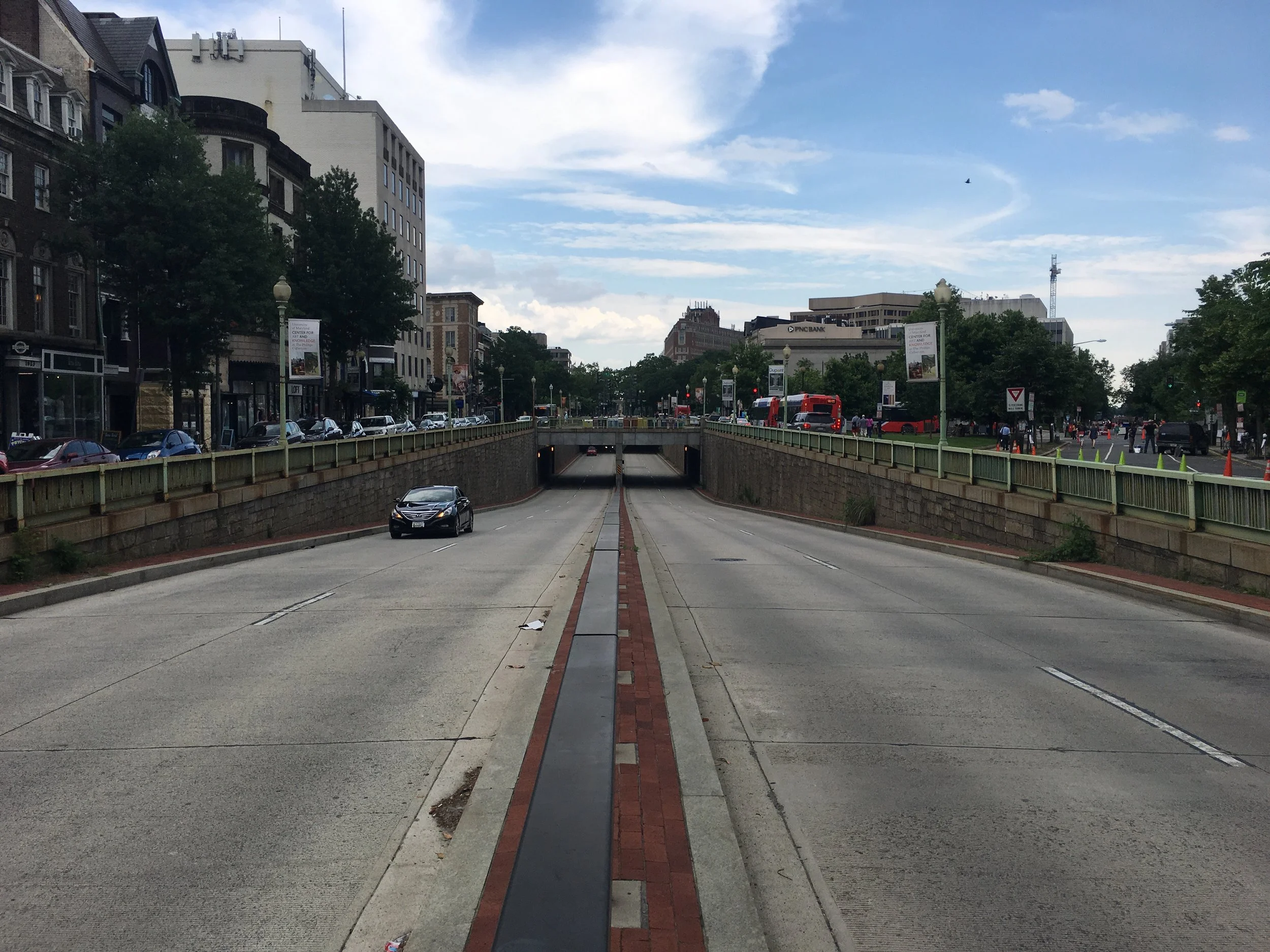 Dupont Circle tunnel looking south. Photo: Elliot Carter