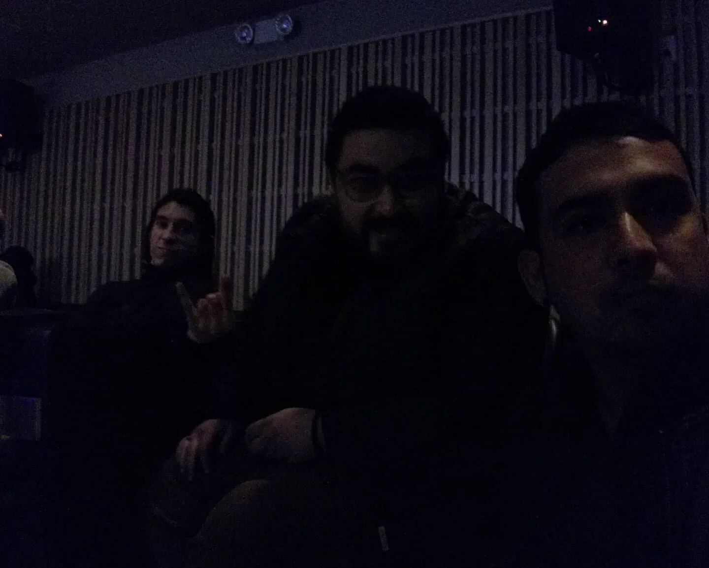 C&oacute;mo andan?! Ya hace falta una meneada de gre&ntilde;a. 
#m&uacute;sica #audio #Rockindependiente #Rockvlog #studios #band