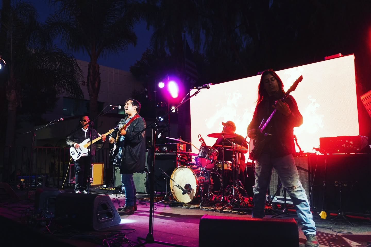 Feliz ju&eacute;rnes!