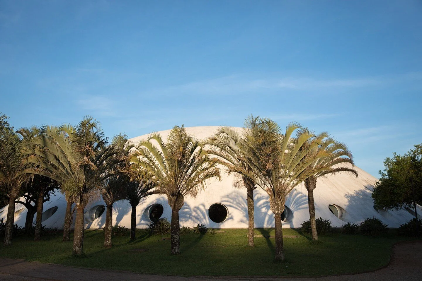 Oca Pavilion Ibirapuera Park
by Oscar Niemeyer, 1954
S&atilde;o Paulo, Brazil
_
The Lucas Nogueira Garcez Pavilion, popularly known as the Oca - due to its architectural resemblance to typical indigenous habitations - was designed by Oscar Niemeyer i