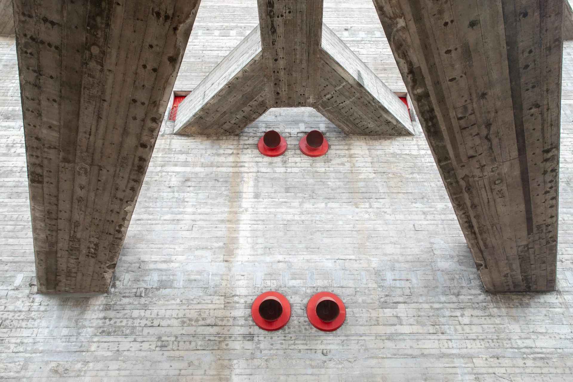 SESC Pompeis - Lina Bo Bardi - Snao Paulo - Brazil - Insight Architecture.jpg