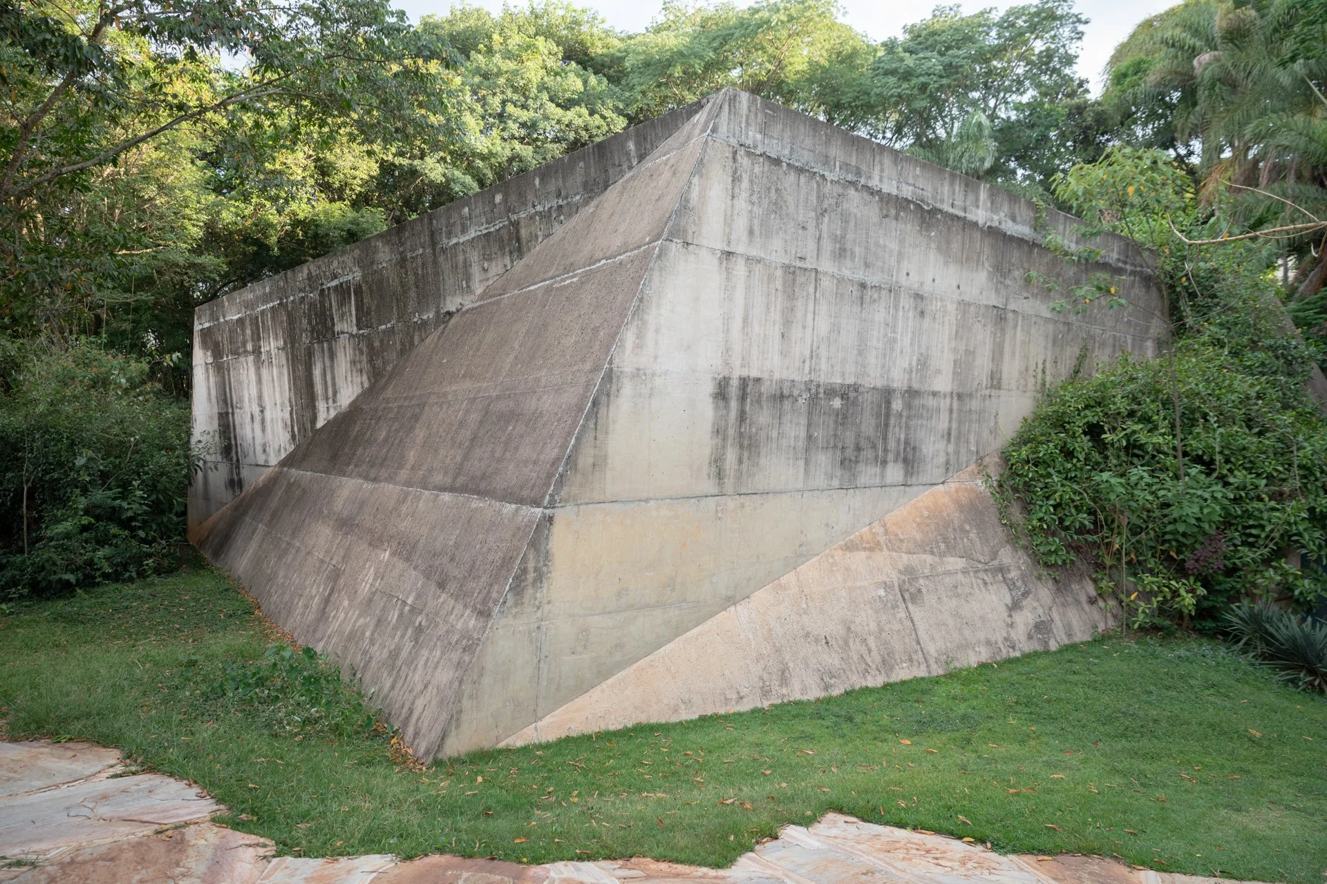 Instituto Inhotim de Arte Contemporânea - Belo Horizonte - Brasil - Insight Architecture III.jpg