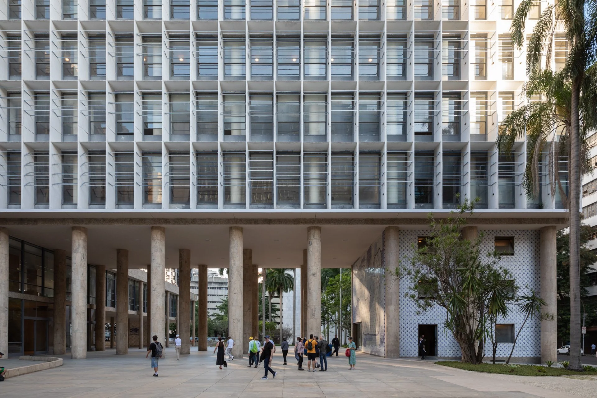 Ministério da Educação e Cultura MEC Rio de Janeiro - Lucio Costa - Rio de Janeiro - Brasil - Insight Architecture II.jpg