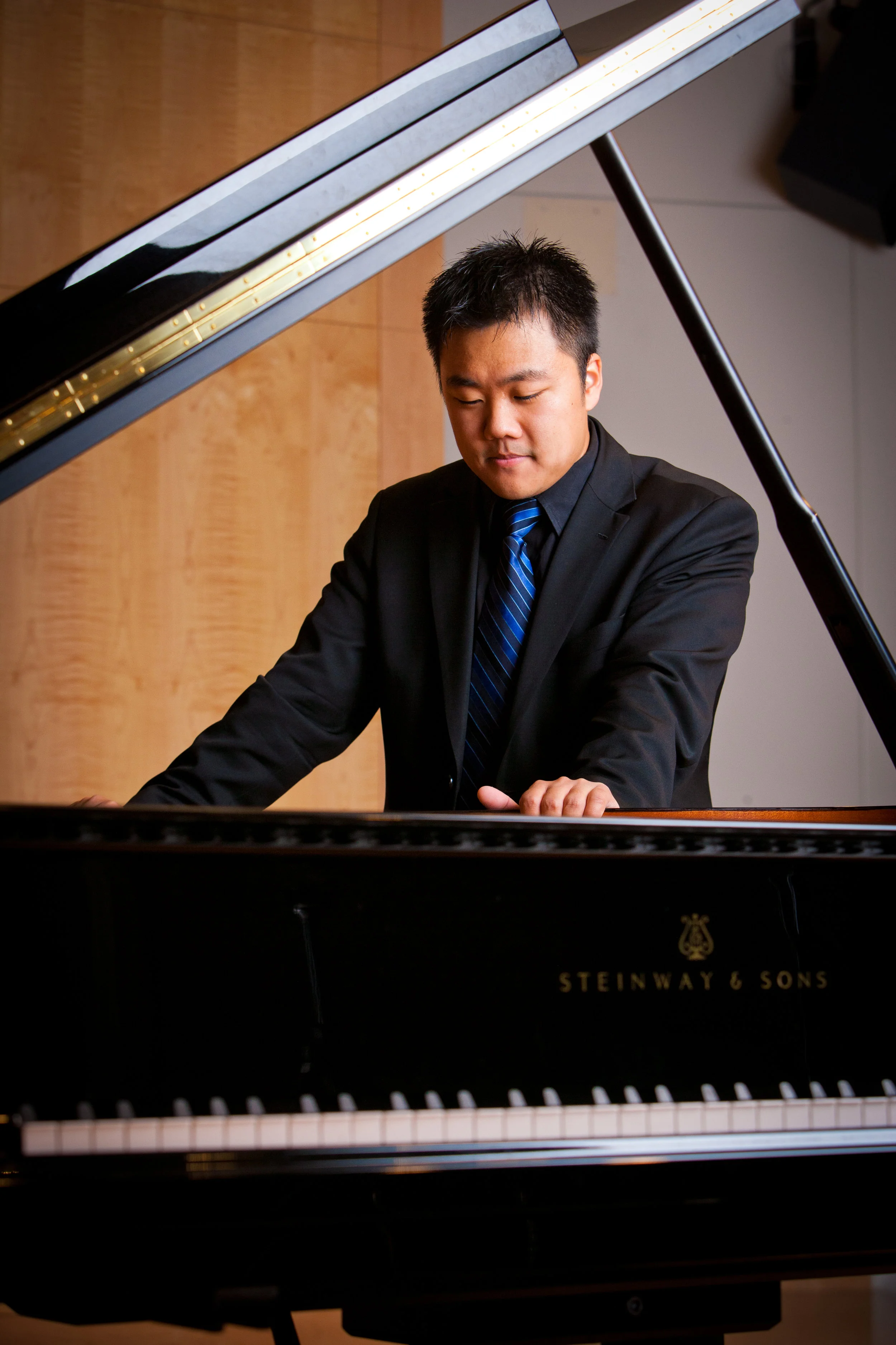 Alex Marshall Promo Photo.jpg