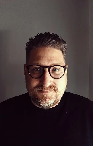 2016 Headshot..25.jpg