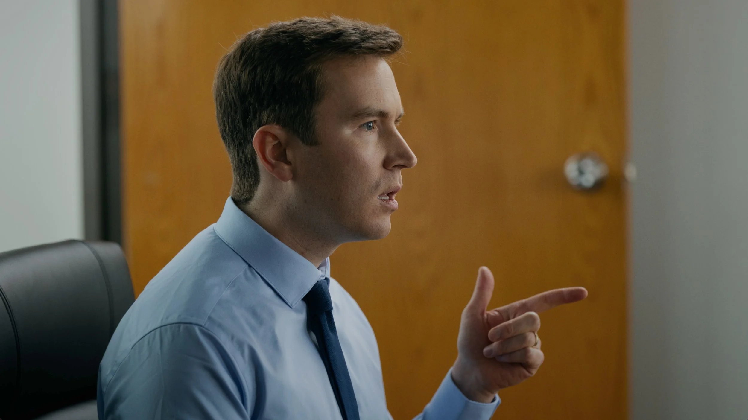Finger Guns Still DAVID.jpg