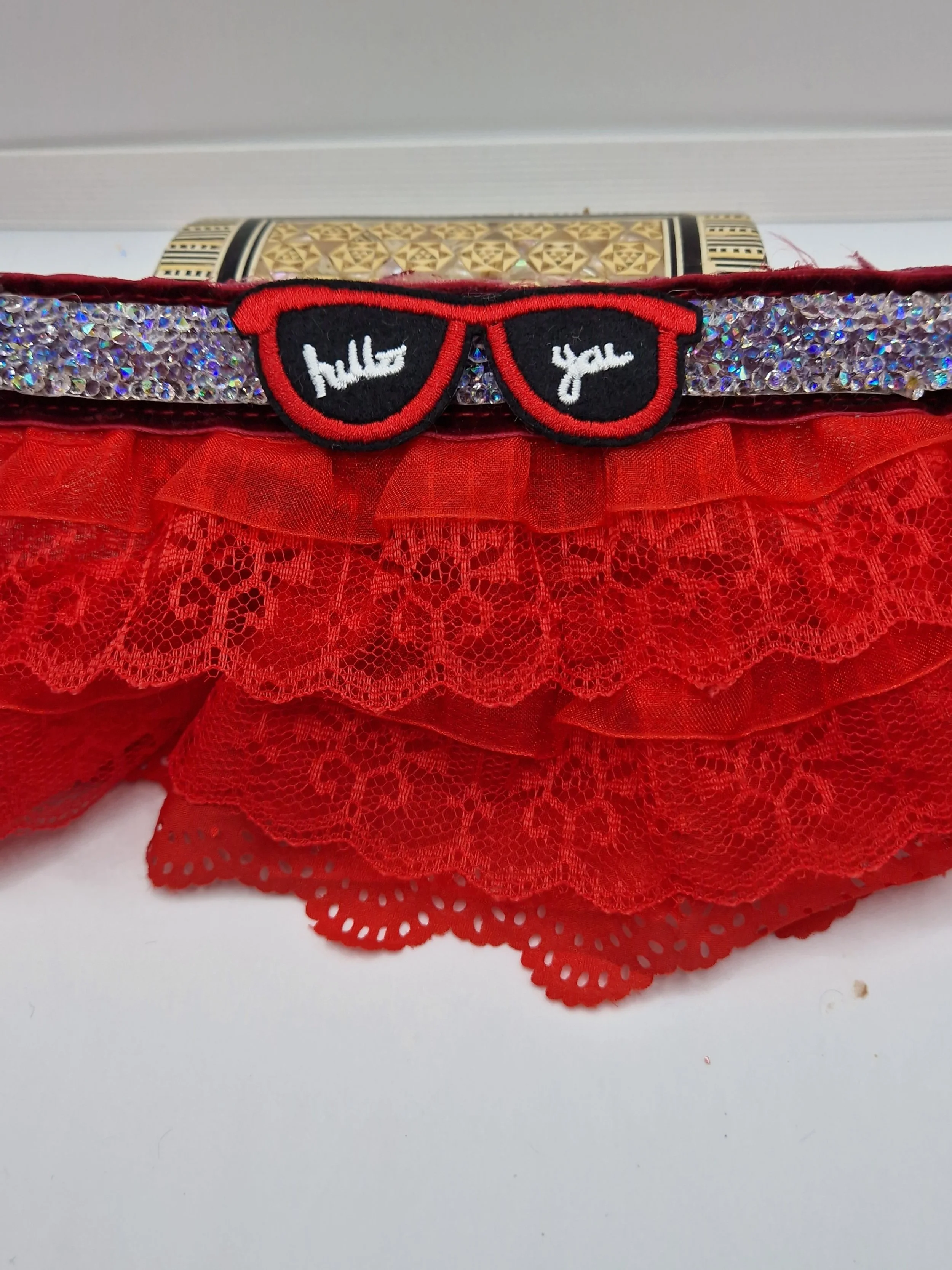 'Hello You' Red Ruffle Collar Frill