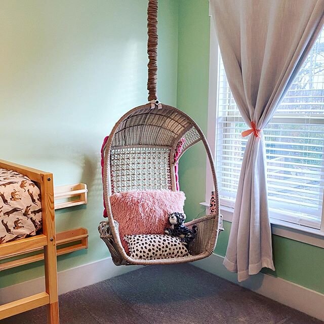 Well this room was a TON of fun to re-do, but I may have been overly optimistic when thinking I could get it done in a day 😅 Lots of pre-planning and 7 solid hours later... it was finished but only barely 😂 Happy birthday to this sweet girl who nee