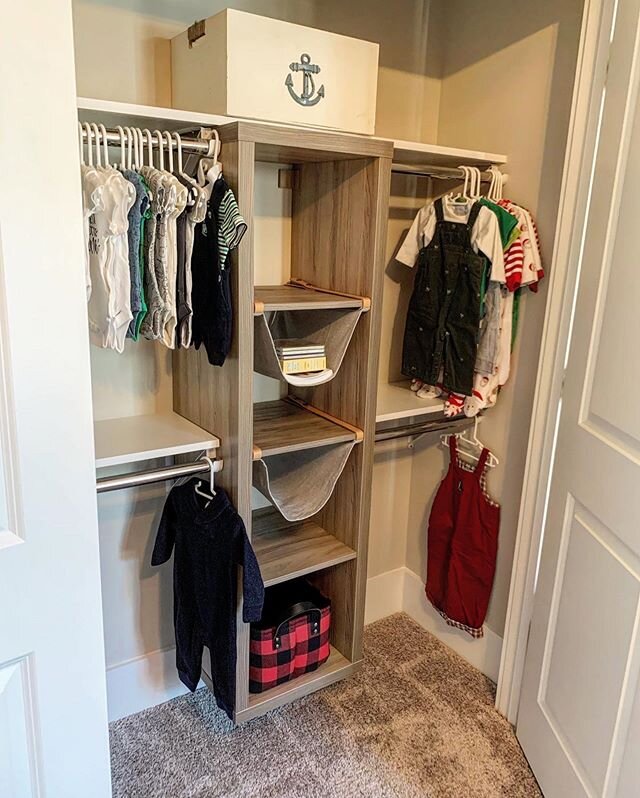 Closet upgrade for a sweet baby&rsquo;s nursery! Swipe 👉🏻 to see the boring-builder-before (the beginnings of a new # ?!) Congrats and many blessings to this beautiful family 💞
⬇️
#boringbuilderbefore
#closetupgrade 
#roomforimprovement 
#nurseryc
