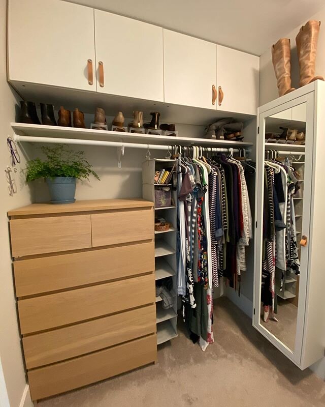 And how about this #tbt closet! Another builder-grade closet upgrade, made possible with @ikeausa cabinets for dust-and-clutter-free storage 🙌🏻 Swipe 👉🏻 for the befores, and a view inside that pretty cabinet-turned-jewelry organizer 😍
⬇️
#boring