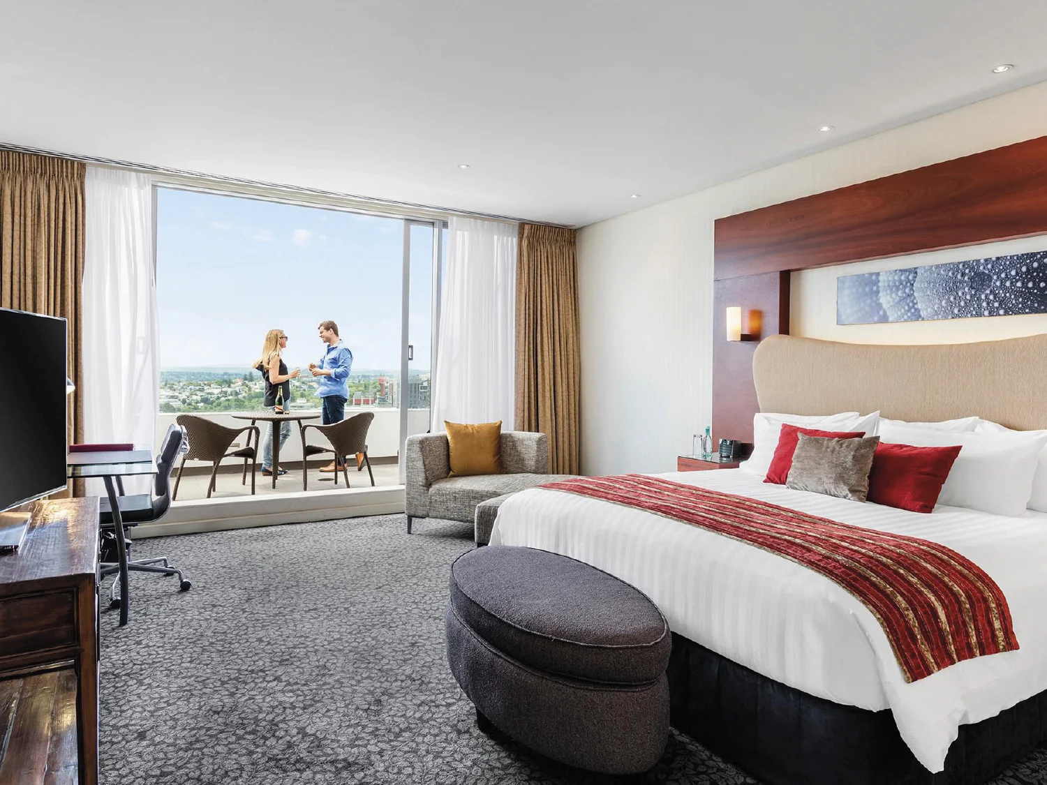 crowne plaza interior 2.jpg