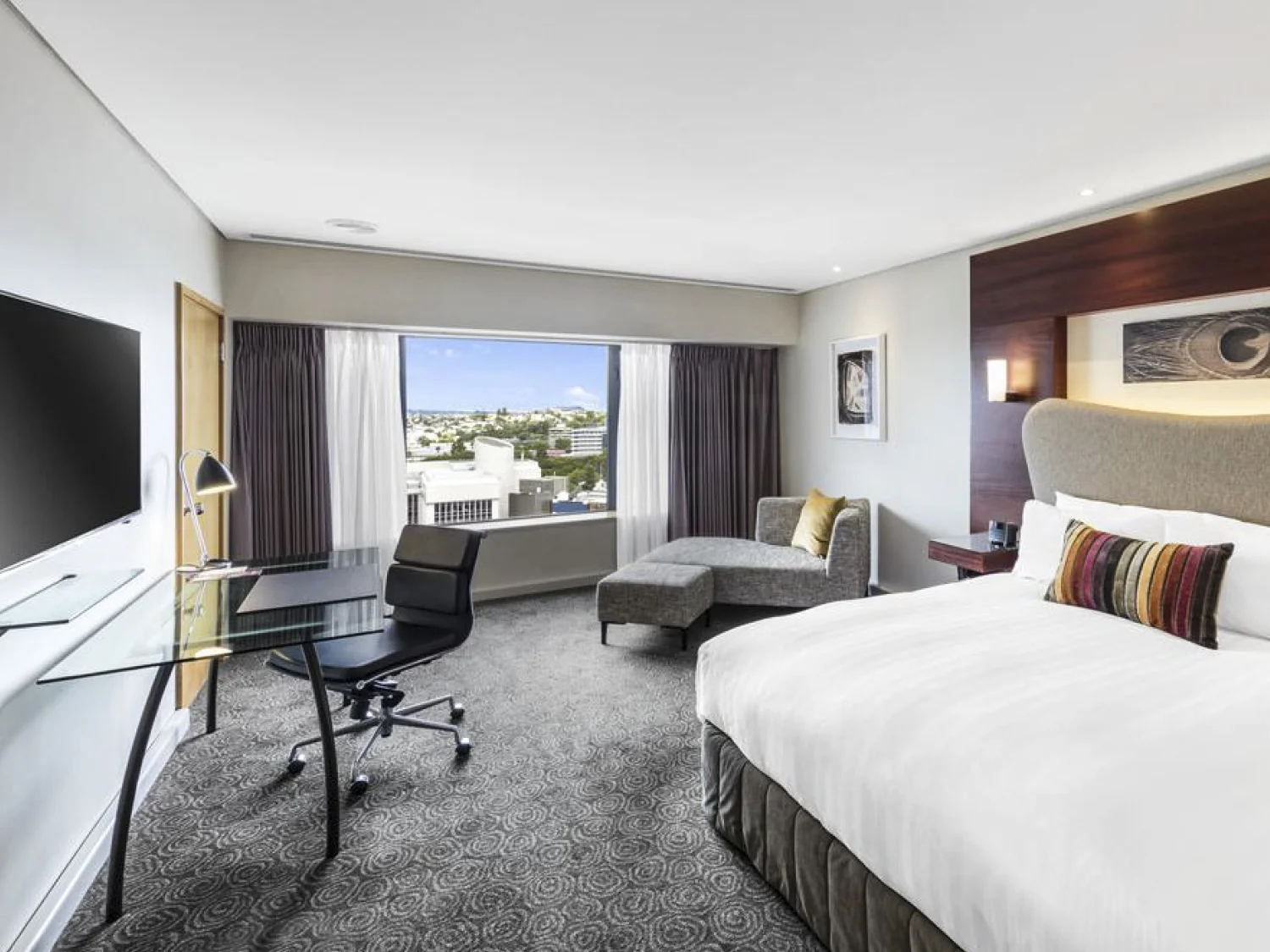 crowne plaza interior 4.jpg