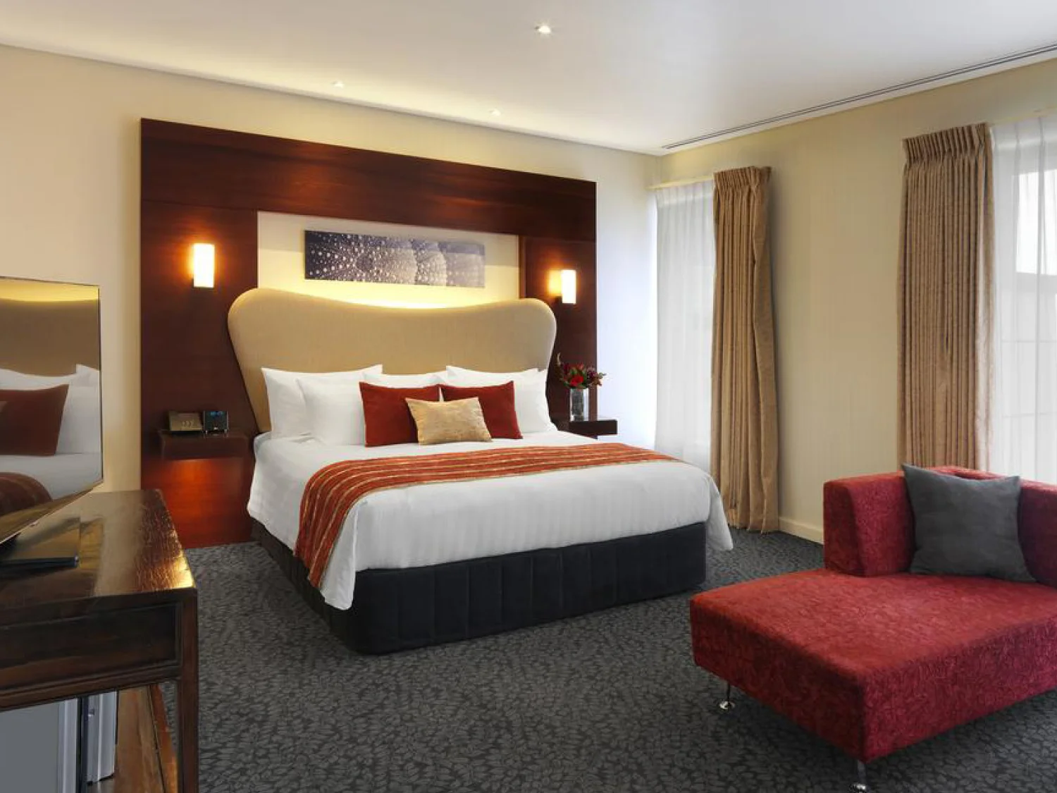 crowne plaza interior 5.jpg