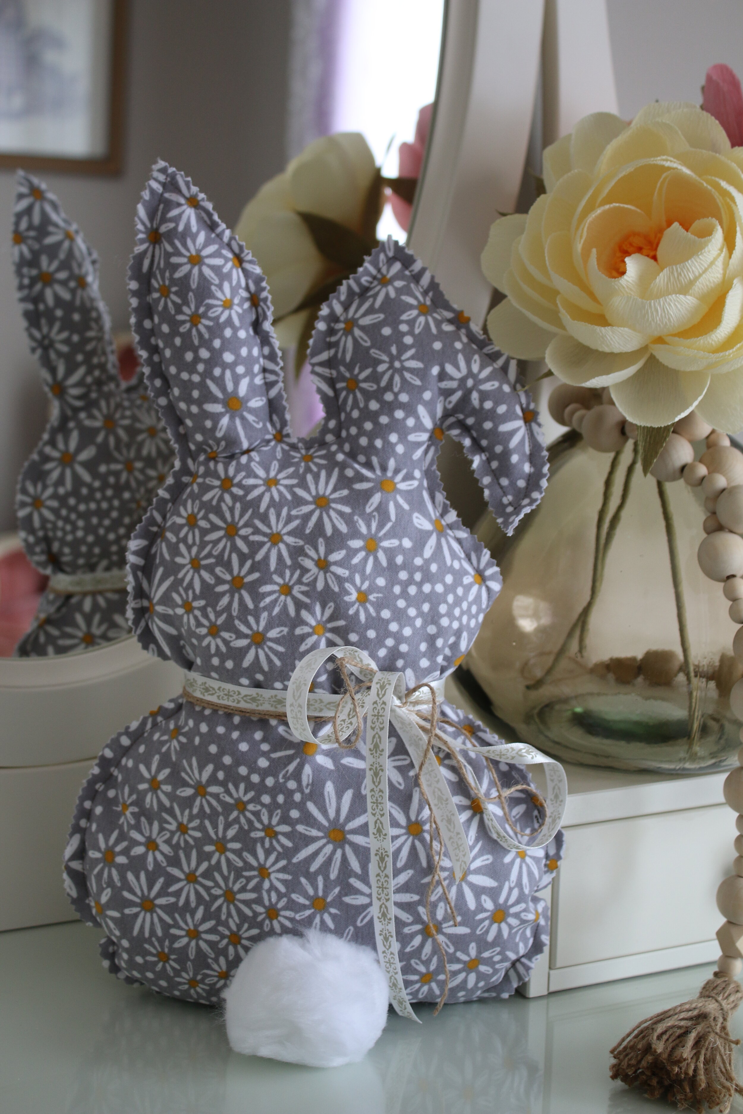 Easter Bunny (Daisy, small)