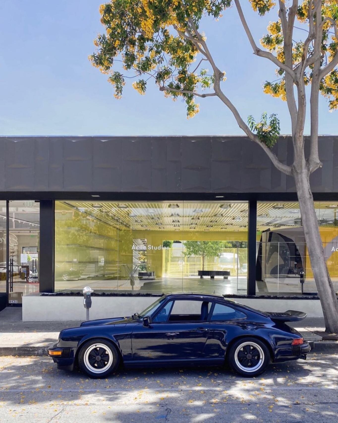 The streets and stores are still quiet in LA - perfect for a weekend cruise. (PC @jlifter)