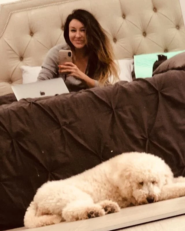 Always by my side 🥰🌹💕🏡 &bull;
&bull;
#austingoldendoodles #doodlesofinstagram #goldendoodlesofinstagram #goldendoodles #minigoldendoodlesofinstagram #minigoldendoodles #puppies #dogbestfriend #puppiesofaustin #austintexas #cutedogs #cutedoodles #