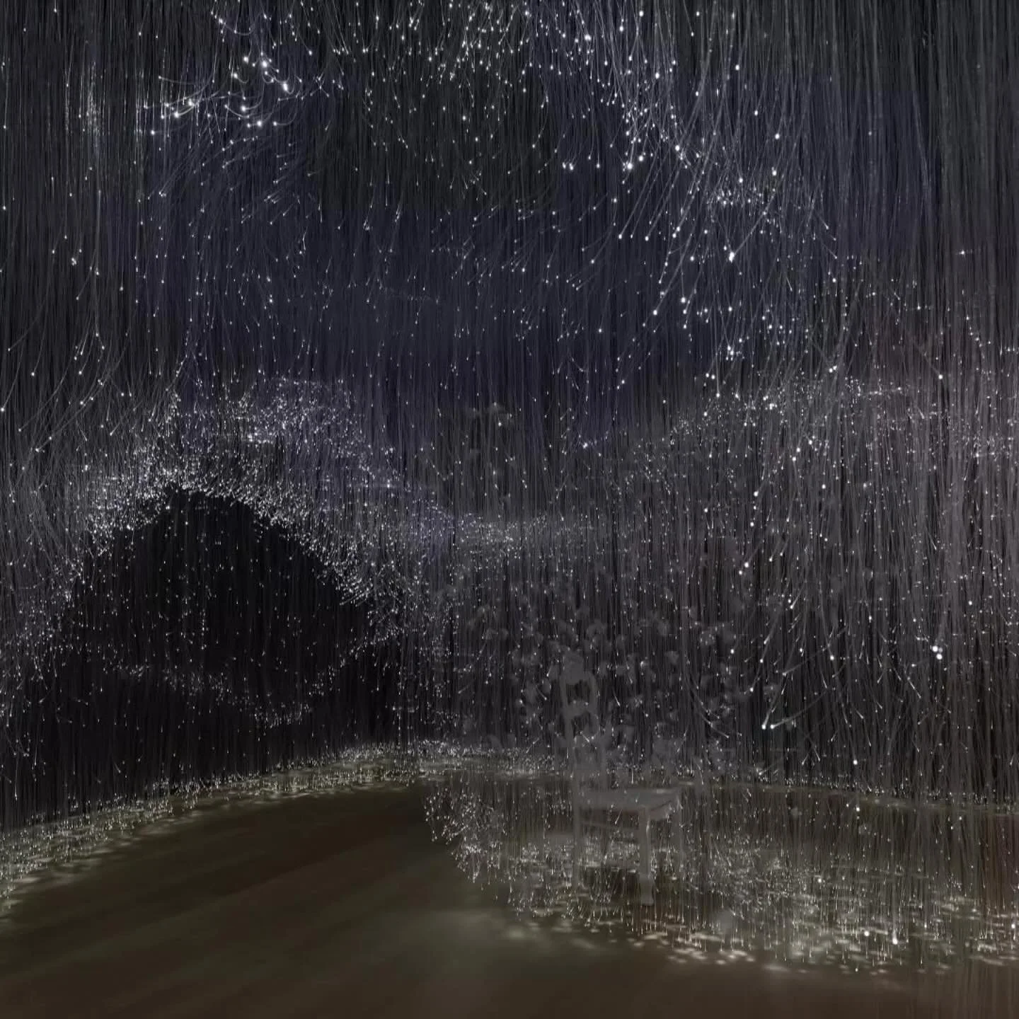 #Repost @galerietemplon
・・・
&bdquo;Chiharu Shiota: For the exhibition, I am using two chairs because for me the objects that surround us accumulate our memory. So, I don&rsquo;t see a chair, I see a person, two people sitting with each other, maybe h