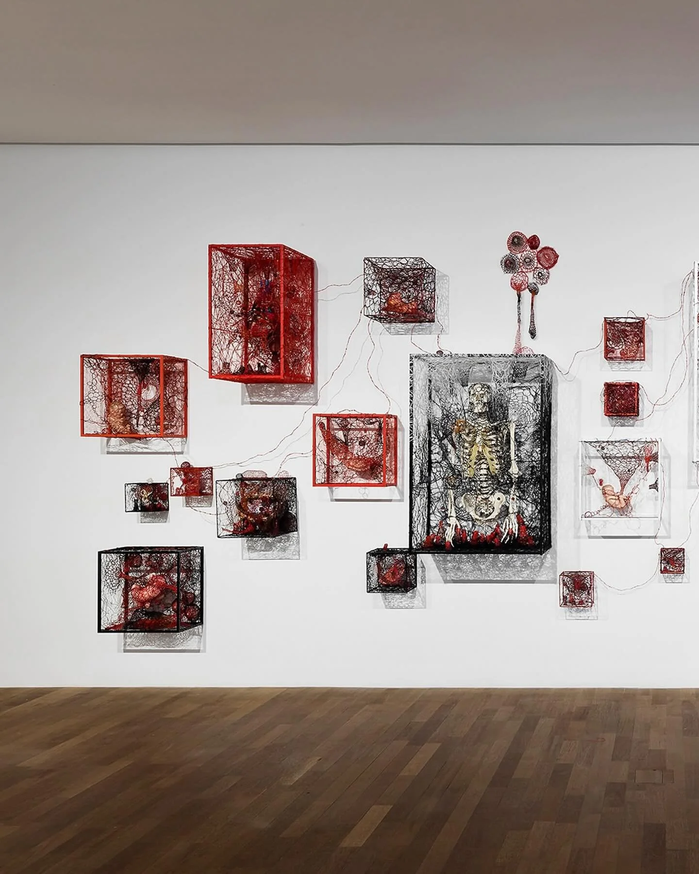 #Repost @ganaart__official
・・・
#EXHIBITION

Shiota Chiharu 《Return to Earth》
2025. 7. 25. FRI - 2025. 9. 7. SUN
Gana Art Center

𝘛𝘩𝘦 𝘚𝘦𝘭𝘧 𝘪𝘯 𝘖𝘵𝘩𝘦𝘳𝘴 (2024), first introduced at the Nakanoshima Museum of Art, offers a contemplative explo