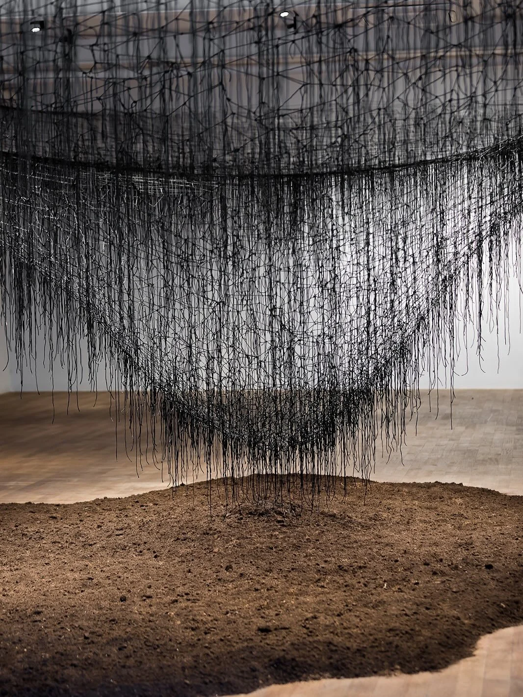 Opening of Return to Earth @ganaart__official 
In the new exhibition, Shiota shares deeply personal feelings created in the aftermath of serious illness, pain and recovery. Using various materials, such as glass, wire, thread, soil, beads and anatomi