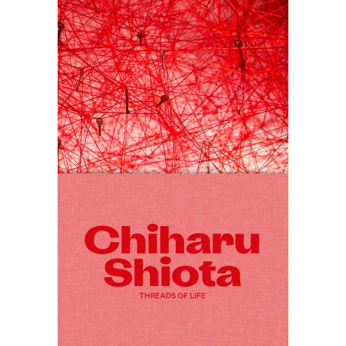 The solo exhibition catalogue Threads of Life produced by @hayward.gallery provides a comprehensive exploration of Shiota's immersive installations. Known for large-scale networks of yarn, these site-specific, emotionally charged environments explore