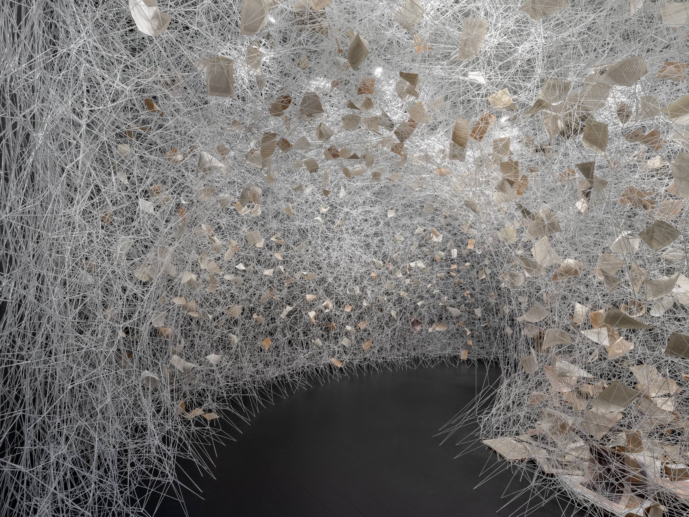 CHIHARU SHIOTA–塩田千春 CHIHARU SHIOTA–塩田千春