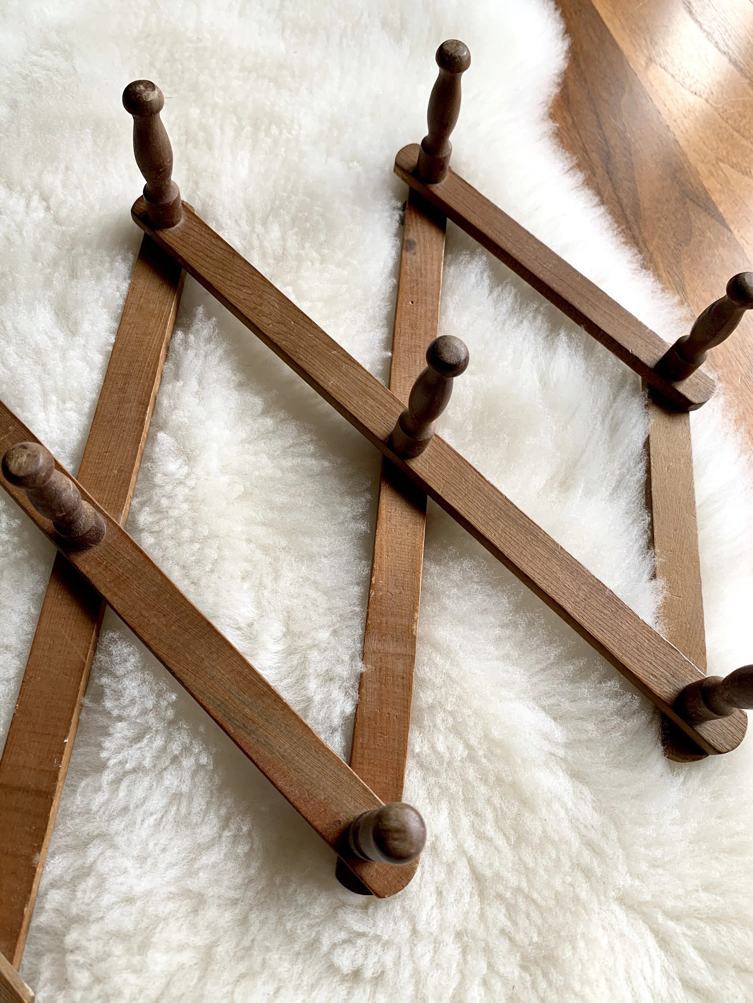 Light Brown Accordion Rack