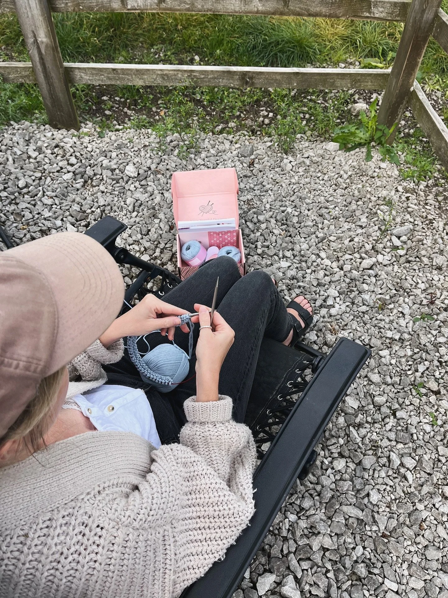 My knitting journey continues&hellip; along with our new adventure of being van people!
⠀⠀⠀⠀⠀⠀⠀⠀⠀
I&rsquo;m on to my second box with @hooksneedlescom and this time I&rsquo;m practicing garter and stockinette stitch with this beautiful blue cotton.
⠀⠀