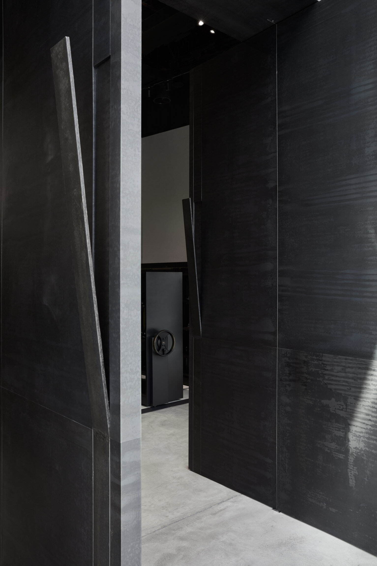 Closet Case | Light Space Design — Oculis Project