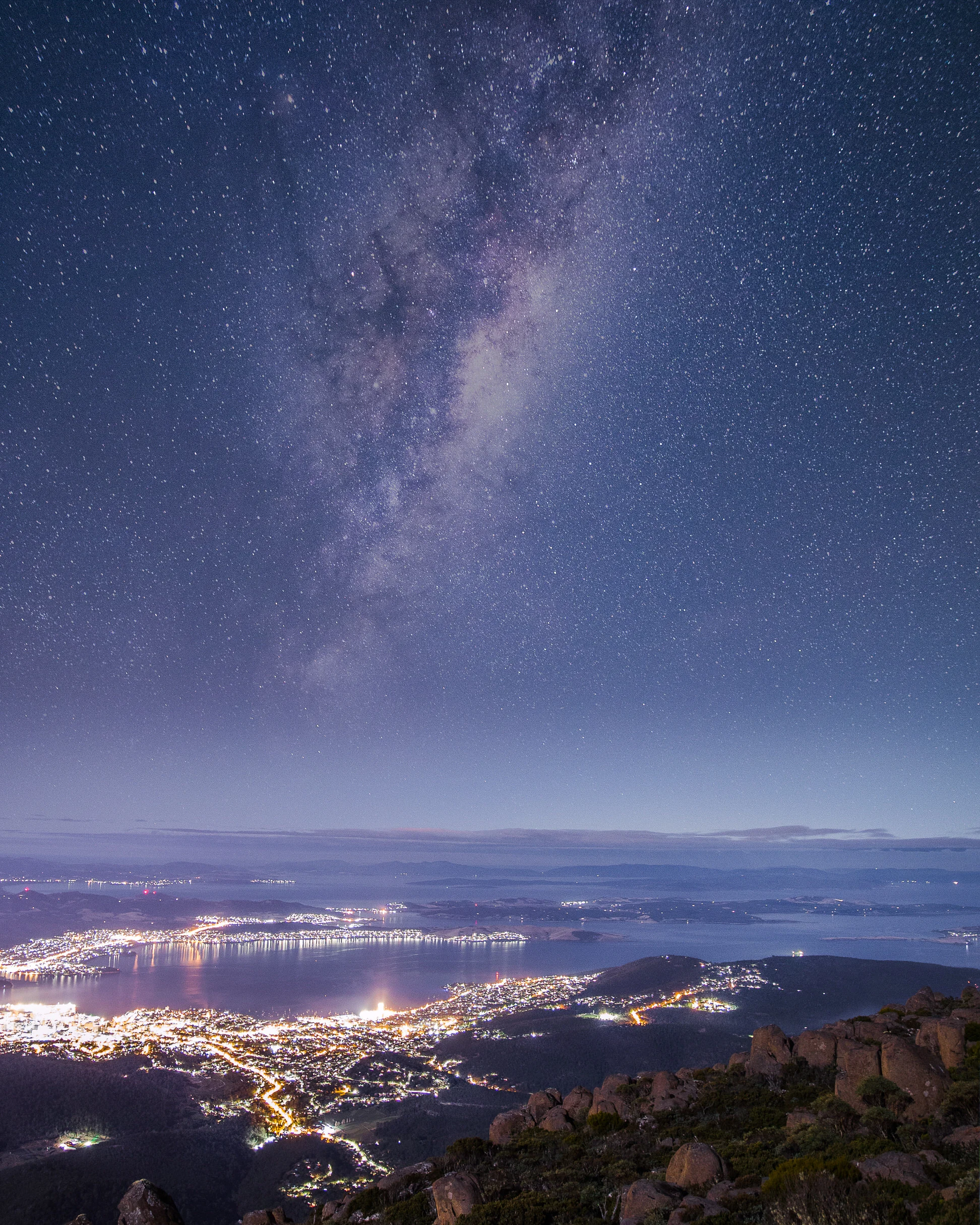 Milky way over hobart.jpg