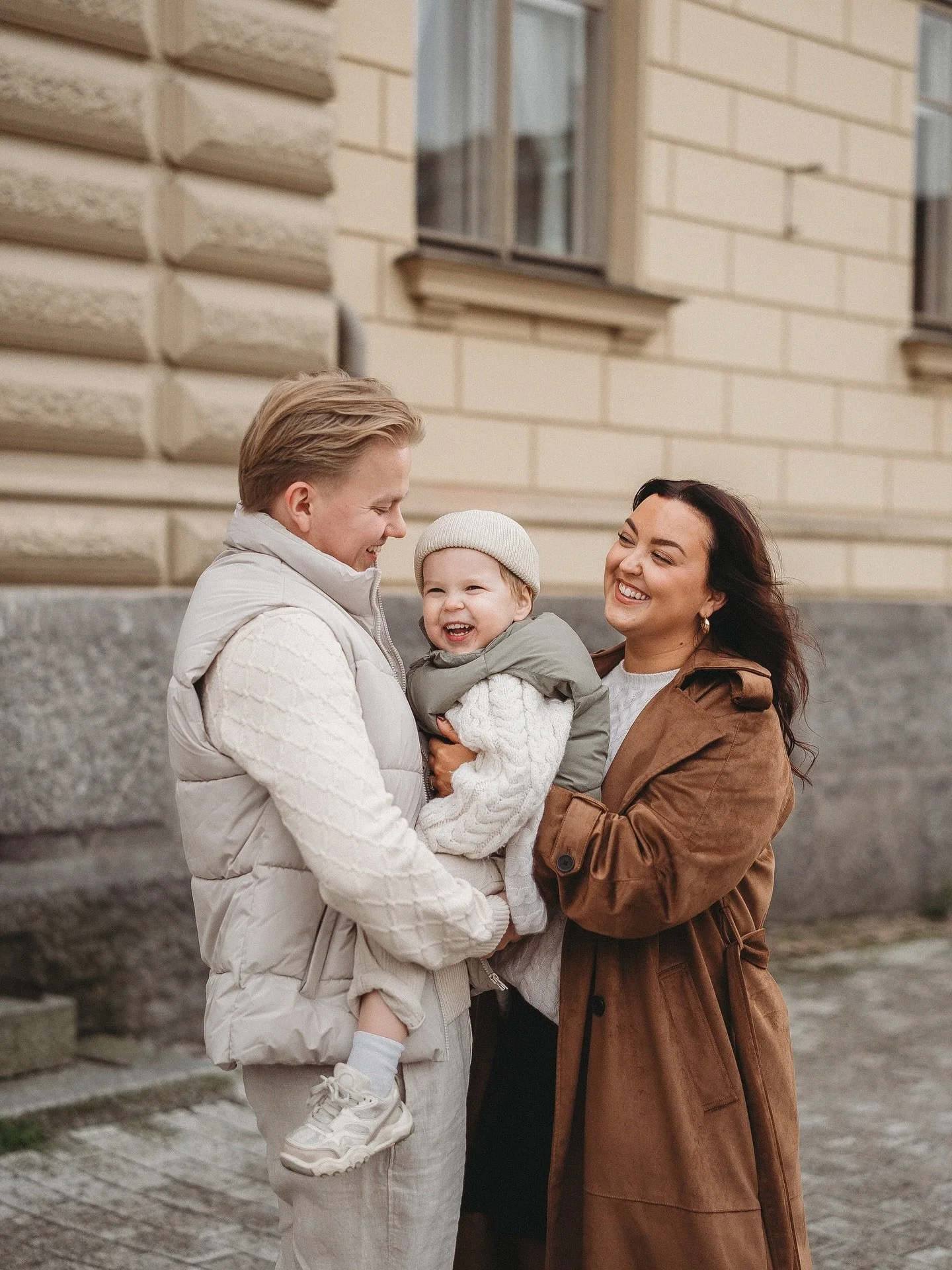 T&auml;ll&auml; viikolla kalenterit k&auml;&auml;nnet&auml;&auml;n jo marraskuulle, ihan kreisi&auml; 🗓️

Loppuvuosi on ollut ja jatkuu viel&auml; ihanan ty&ouml;nt&auml;yteisen&auml;, ja someen olisi noin 9275 postausideaa, josta yht&auml;k&auml;&a