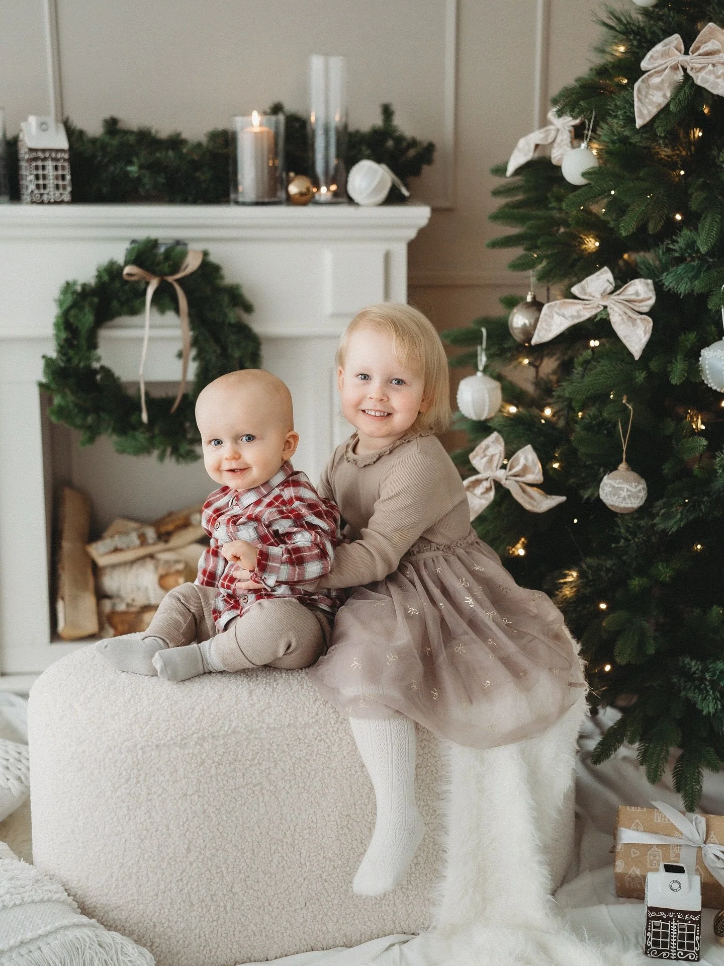 Huomenna studio t&auml;yttyy j&auml;lleen joululauluista, piparin tuoksusta ja pienten tonttujen kikatuksesta, kun jouluminien p&auml;iv&auml; 2 starttaa ✨

Tervetuloa ihanat! ❤️

#jouluminit #jouluminikuvaus #joulunodotus #minikuvaus #valokuvaaja #p