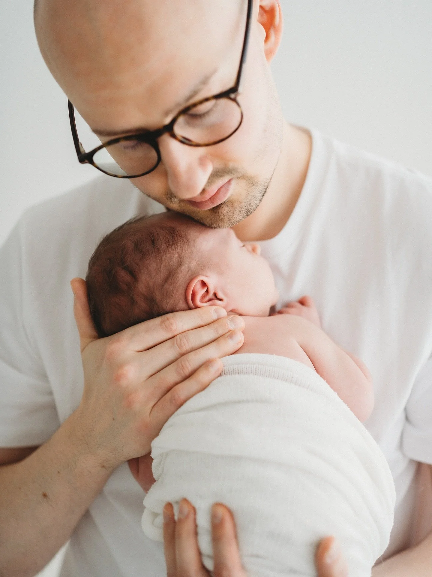 M&auml; oon saanut mun ty&ouml;ss&auml; kohdata niin omistautuneita, herkki&auml;, rakastavia ja onnellisia is&auml;n viittaa kantavia, ett&auml; ihan herkist&auml;&auml; 🥹

T&auml;n&auml;&auml;n on juhlittu teit&auml; is&auml;n tai isois&auml;n tit