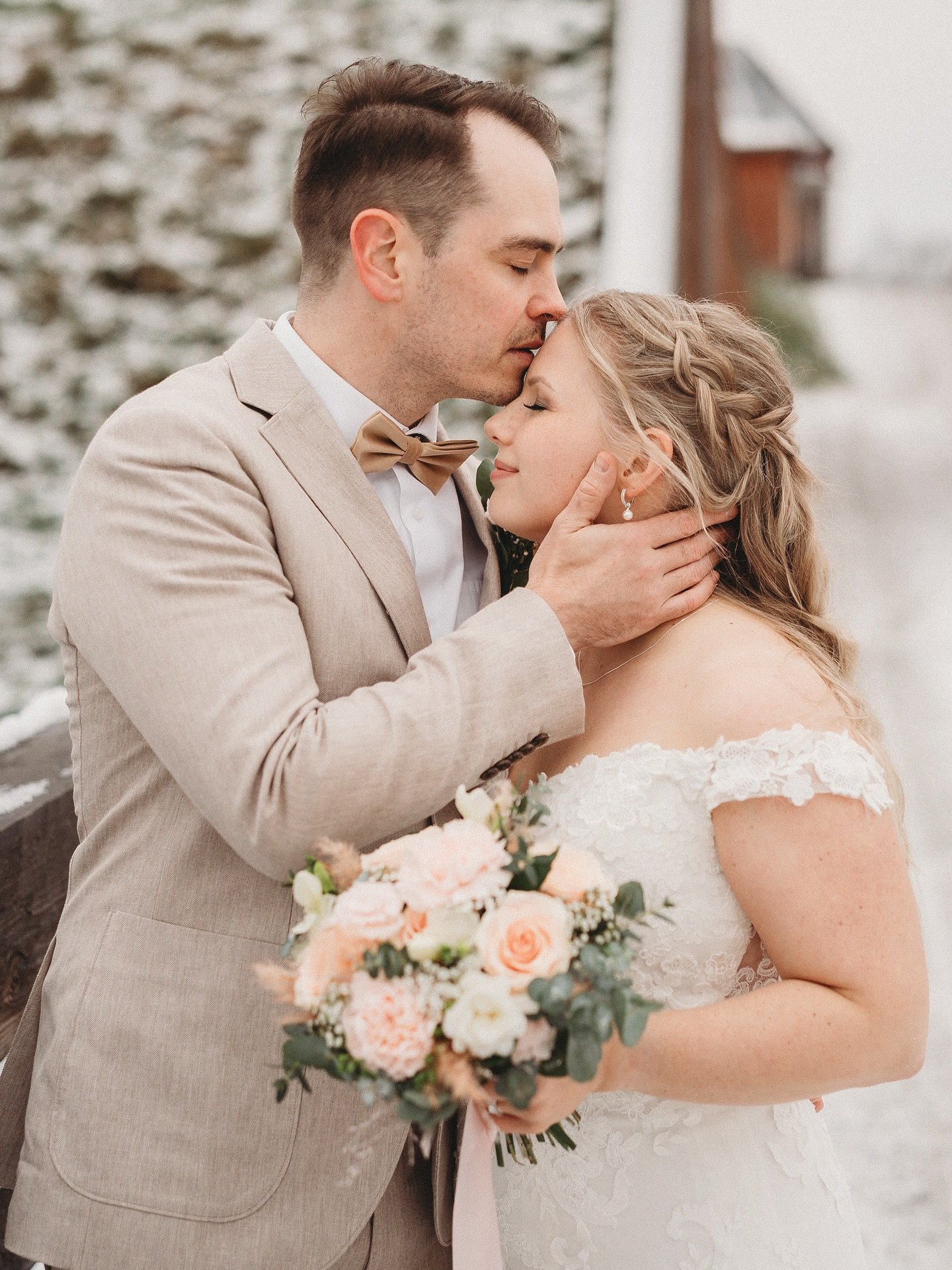 Marraskuisena torstaina (🥹) n&auml;m&auml; kaksi upeaa saivat toisensa kymmenenvuotisp&auml;iv&auml;n&auml;&auml;n 💘

Aika t&auml;ydellinen konsepti ja piristys vuoden pimeimp&auml;&auml;n aikaan, h&auml;&auml;juhla keskell&auml; marraskuuta arki-i