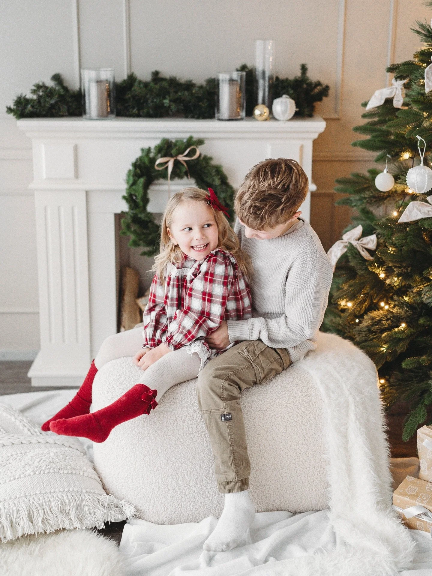 Joulun suurimmat lahjat nyt ja joka vuosi ✨

T&auml;&auml;ll&auml; ollaan p&auml;&auml;sty lomamoodiin ja lomailenkin (paria vauvakuvausta lukuunottamatta 👶🏼) loppiaiseen asti lasten kanssa ❤️

Toivotaan joululomalta ihan vaan kiireett&ouml;myytt&a