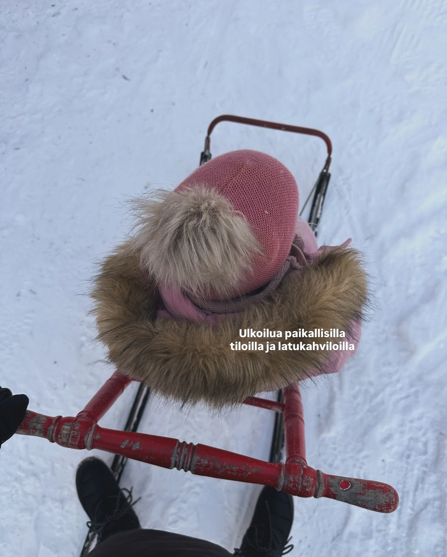 Ruka kohteli meit&auml; oikein hyvin 🤎 

Rentoa puuhailua perheen kesken, ulkoilua, kylpyl&auml;&auml;, VAIN yksi sairastunutkin 🤞🏼✨

Eilen ajettiin matkustusp&auml;iv&auml; nro 1, ja pian startataan v&auml;lietapilta kotia kohti, kunhan mies ja m