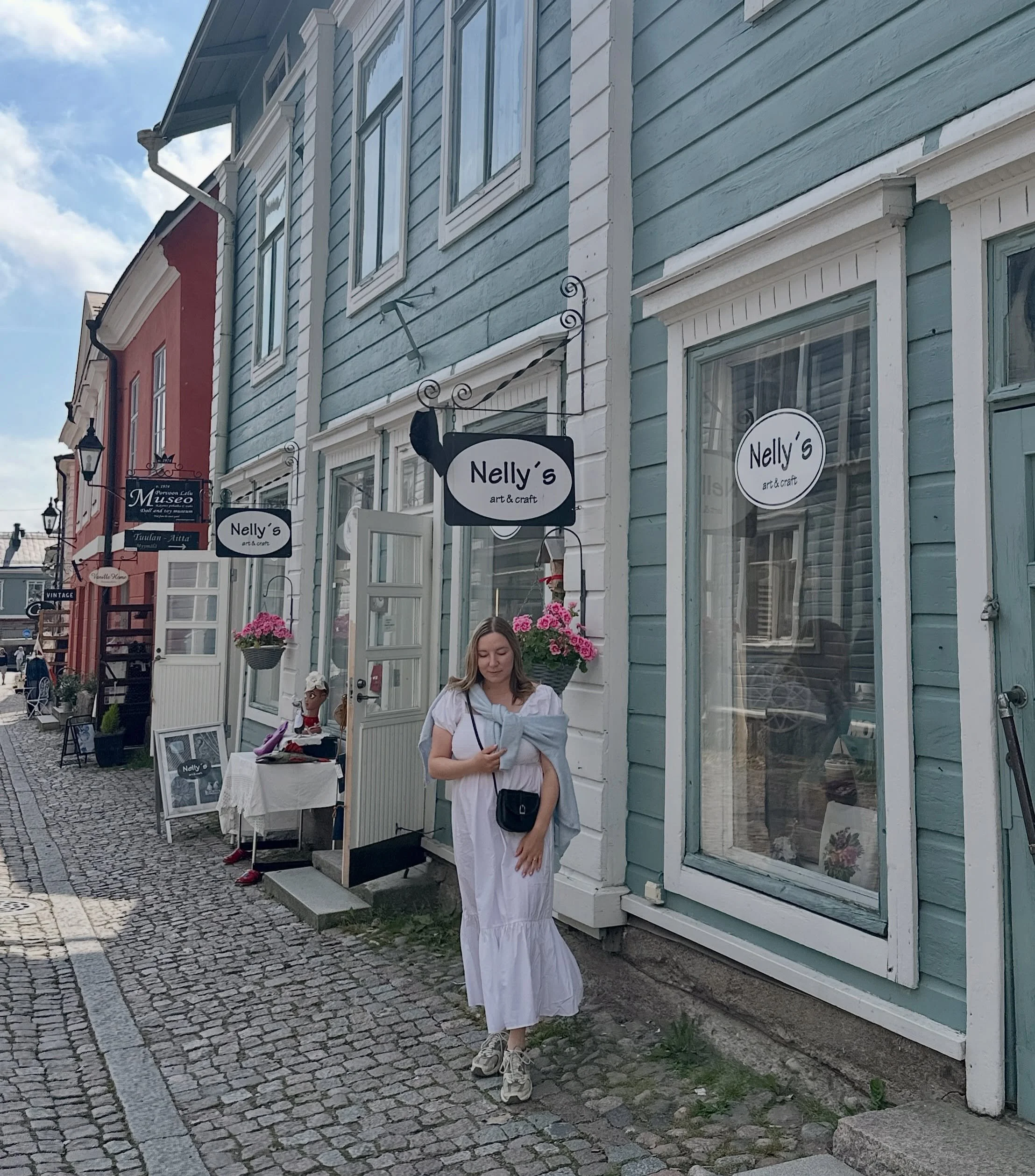 Kes&auml;lomalla ei ehditty Porvooseen, mut viikonloppuna korjattiin asia 🏘️🍷🤍

Pienin treffiseuralainen tietty mukana 🩵

#porvoo #porvoonvanhakaupunki #p&auml;iv&auml;nasu #vauva2026