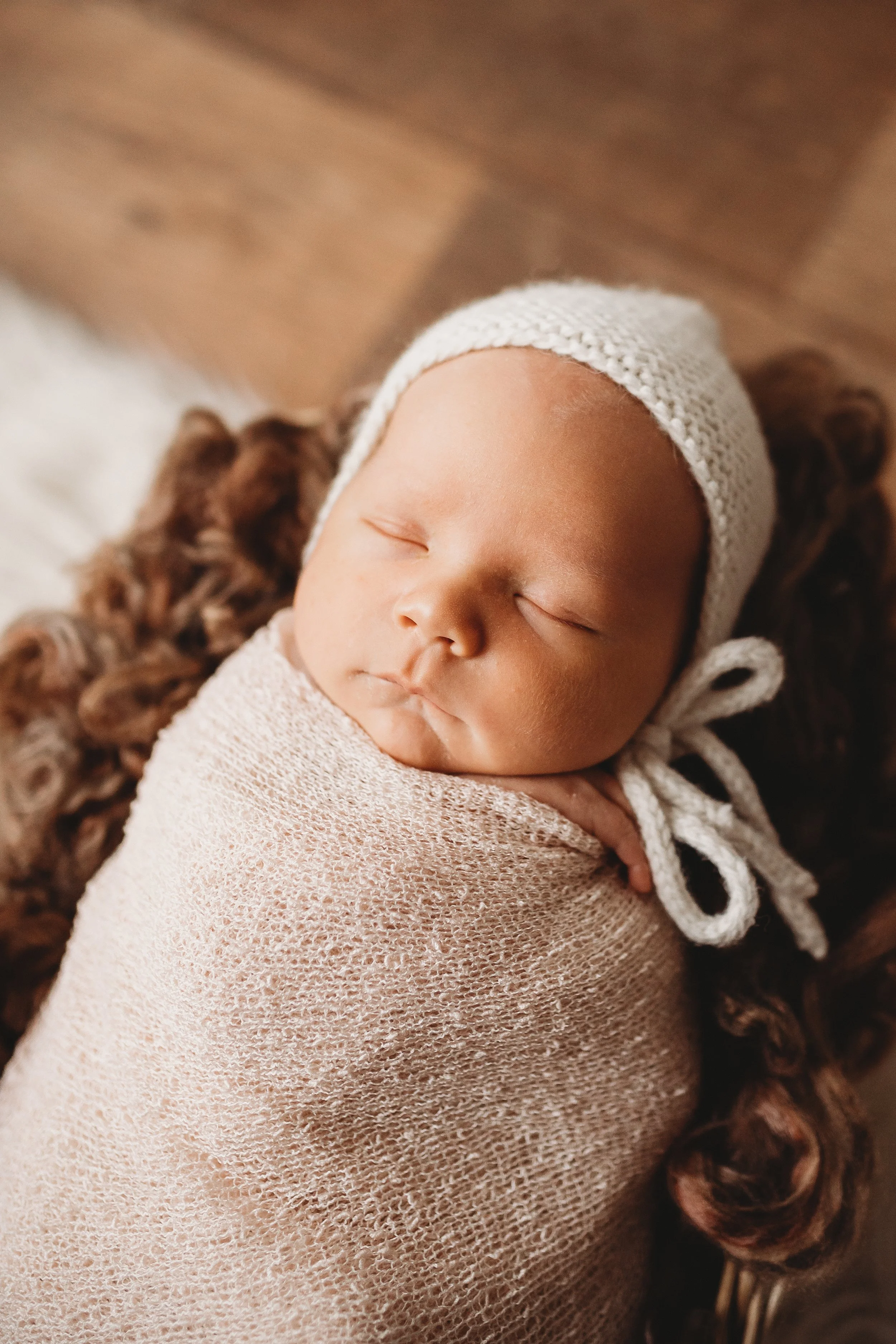 vauvakuvaus vastasyntyneenkuvaus vauvakuvaaja vastasyntyneenkuvaaja vauvakuvaaja hämeenlinna hattula studiokuvaus perhekuvaaja bystudios studio s perhekuvaus lapsikuvaus newbornkuvaus