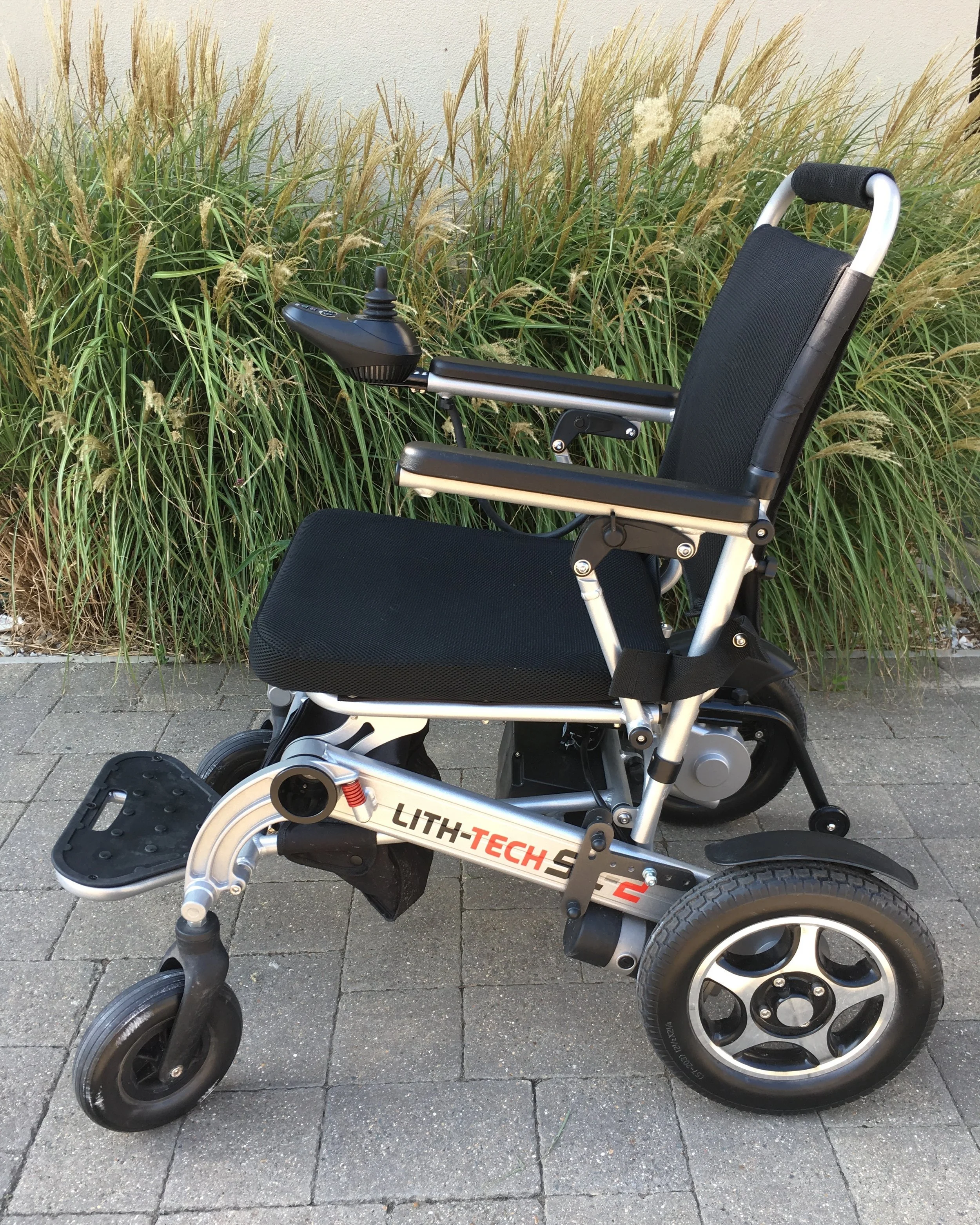 Lith-Tech Smart Chair 2 2.jpg